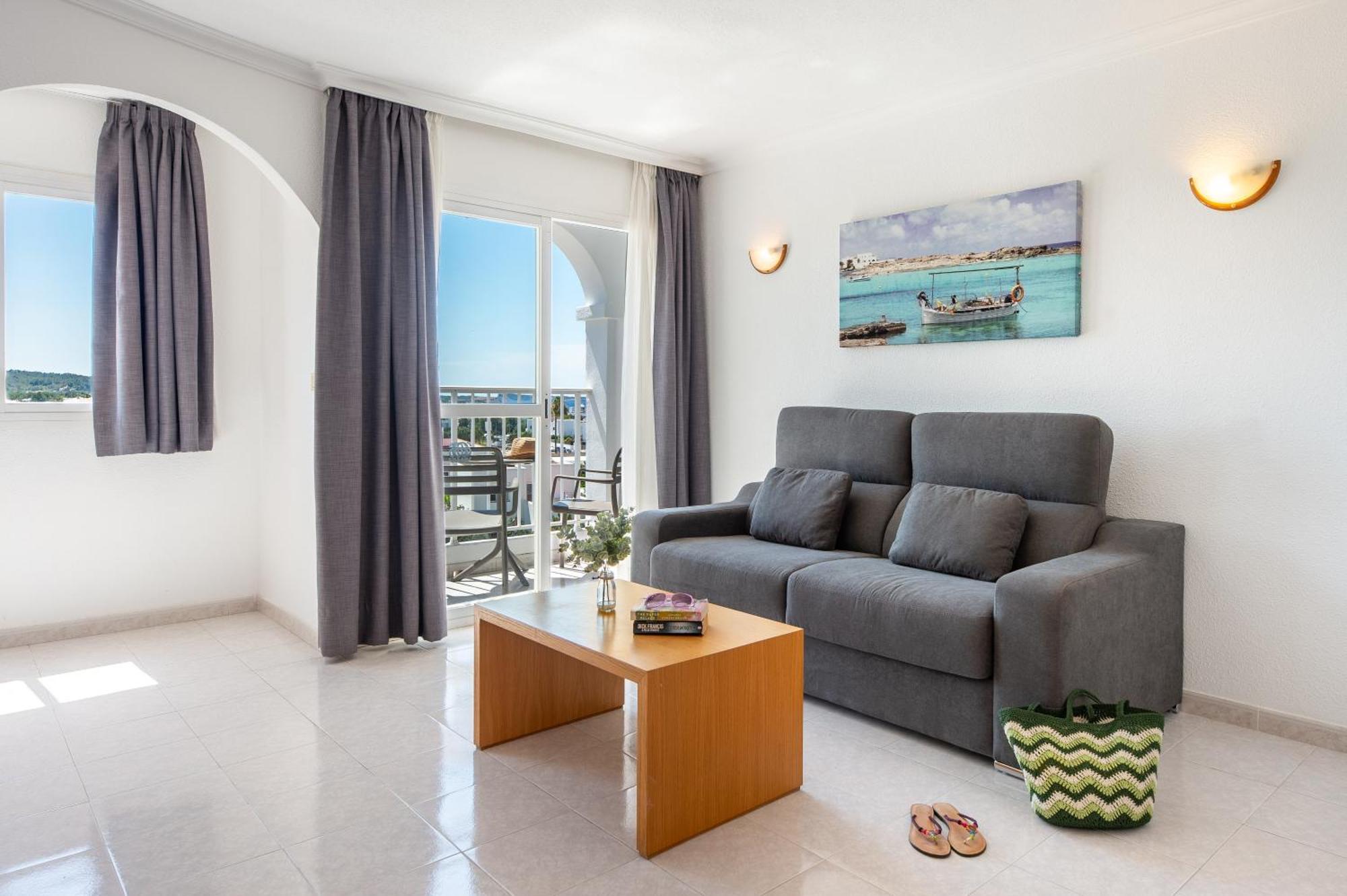 Hotel Apartamentos Vibra San Marino San Antonio  Bagian luar foto