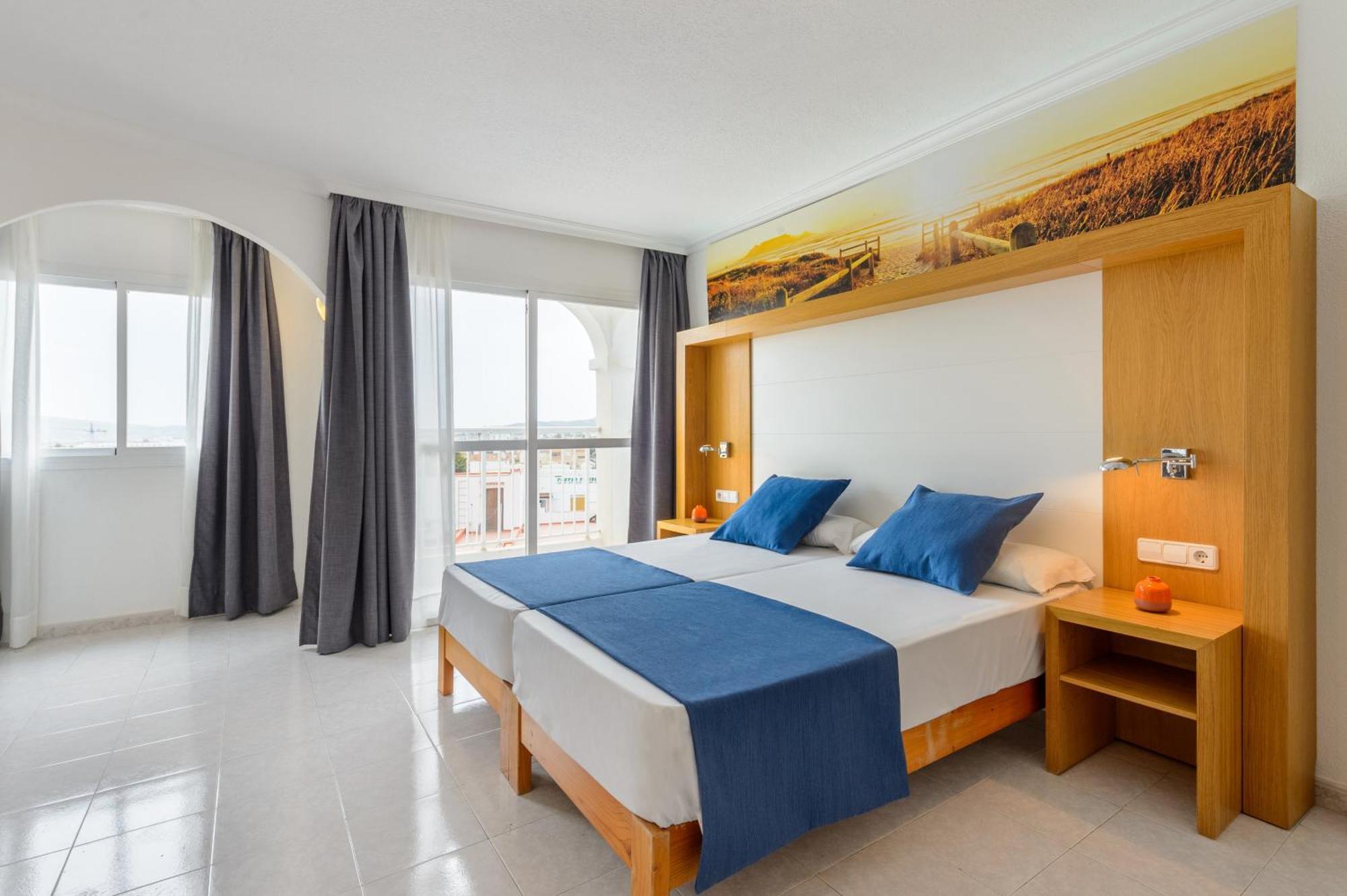 Hotel Apartamentos Vibra San Marino San Antonio  Bagian luar foto